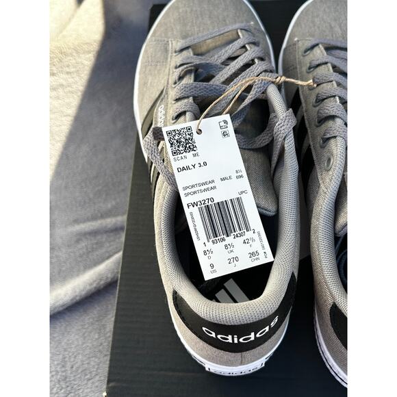 Adidas Daily 3.0 Men’s 9 Gray White Casual Sneakers FW7030 New in Box main image 4